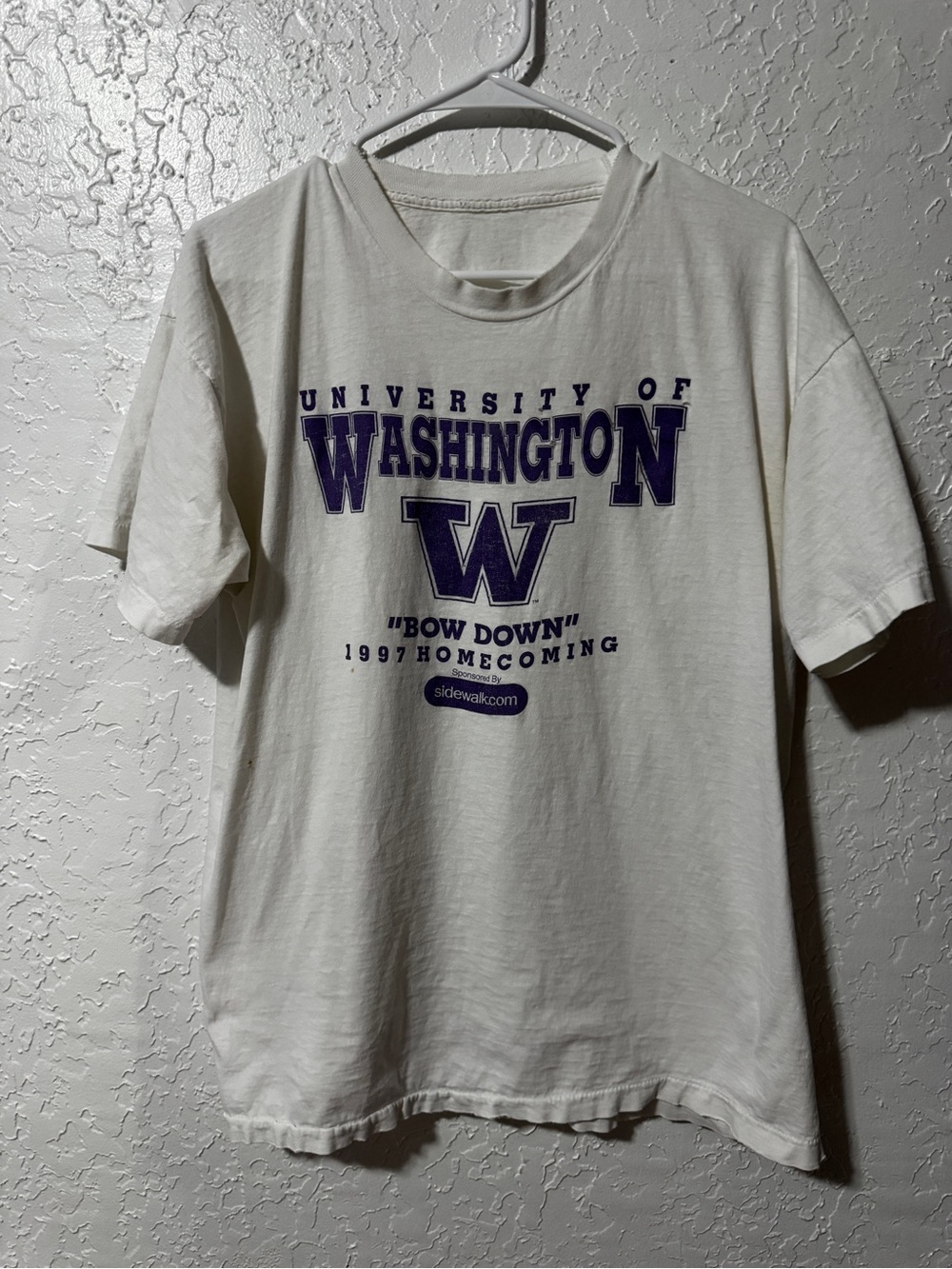Vintage 1997 University of Washington Homecoming T-Shirt
Bow Down! UW Husky Foot